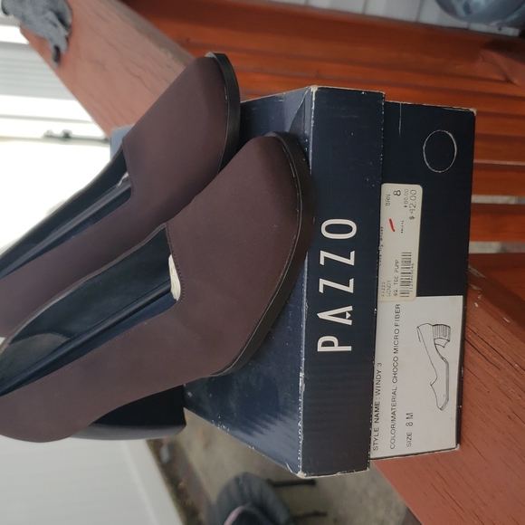 PAZZO microfiber chocolate shoes...size 8....NEW - Picture 2 of 7